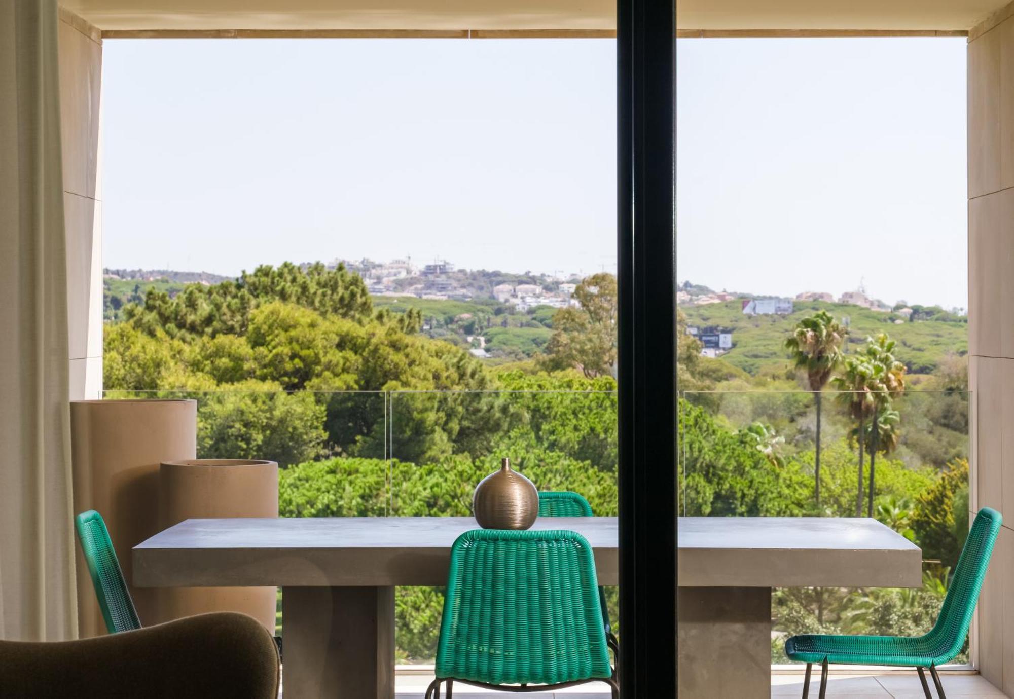Don Carlos Resort&Spa Marbella Exterior foto View from the living room